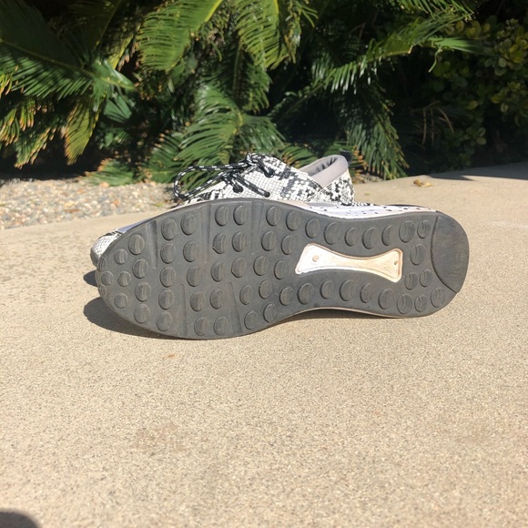 Snake print sneakers - Picture 3 of 3